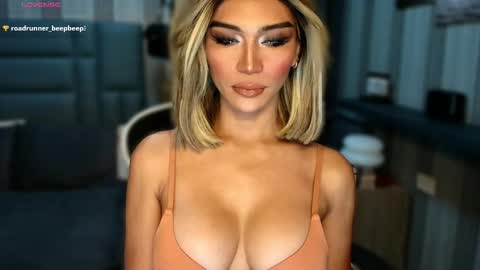 Julia online show from 02/04/26, 02:17