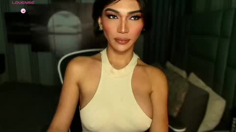 Julia online show from 04/26/26, 04:21
