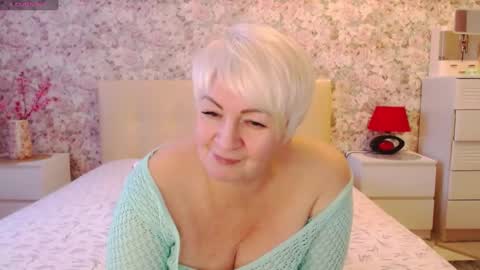 Snapshot of women_pleasures chatting on 02/16/25, 02:54 women_pleasures online show from 02/16/25, 02:54