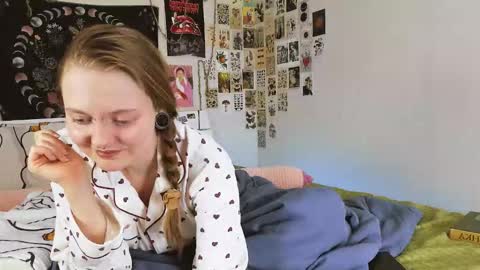 wonderconnie online show from 09/28/25, 02:22