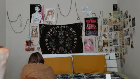 wonderconnie online show from 10/19/25, 03:34