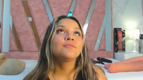 wonderkloe_ online show from 02/26/26, 01:59