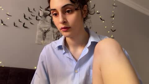 Stia online show from 10/27/25, 06:06