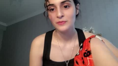 Stia online show from 11/18/25, 11:14