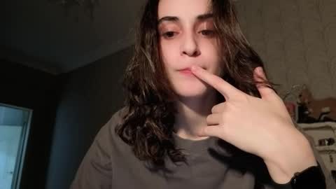 Stia online show from 12/16/25, 04:01