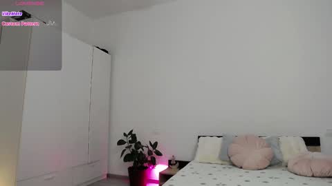 Amalia online show from 11/21/25, 03:11