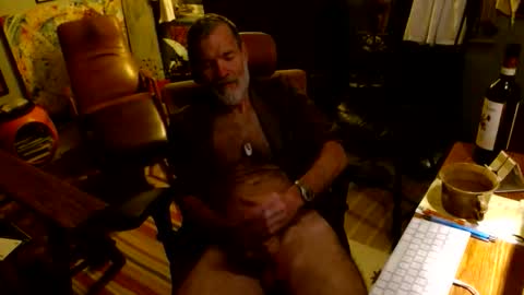 Snapshot of woodchuck185 chatting on 05/28/26, 03:37 Chuck online show from 05/28/26, 03:37