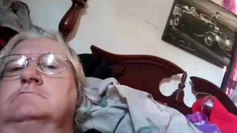 woodpecker115 online show from 12/20/25, 06:37