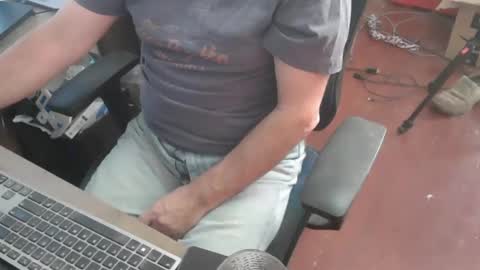 woodworker6473 online show from 01/13/26, 01:38