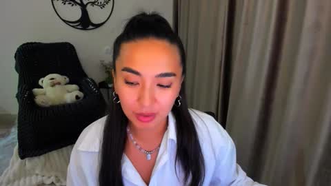 Snapshot of worldofkim chatting on 09/10/25, 09:04 dudetta Kim online show from 09/10/25, 09:04