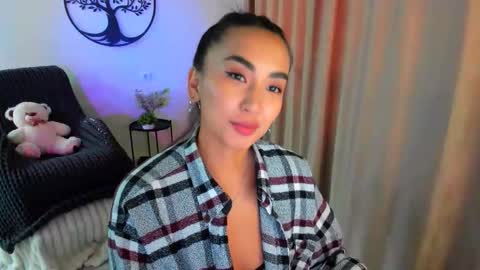 Snapshot of worldofkim chatting on 09/25/25, 01:15 dudetta Kim online show from 09/25/25, 01:15