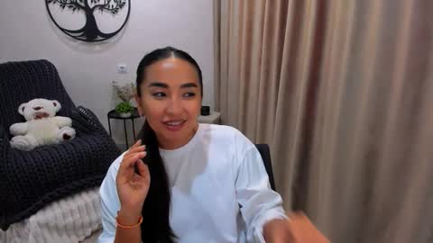 Snapshot of worldofkim chatting on 10/09/25, 10:46 dudetta Kim online show from 10/09/25, 10:46