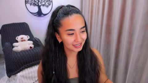 Snapshot of worldofkim chatting on 10/13/25, 06:24 dudetta Kim online show from 10/13/25, 06:24