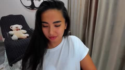 Snapshot of worldofkim chatting on 10/22/25, 06:46 dudetta Kim online show from 10/22/25, 06:46