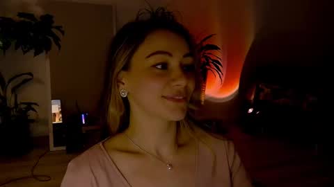 Snapshot of worldsbaby chatting on 02/27/25, 08:42 worldsbaby online show from 02/27/25, 08:42