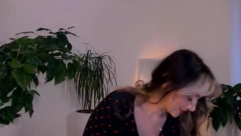 Snapshot of worldsbaby chatting on 09/25/25, 05:00 worldsbaby online show from 09/25/25, 05:00