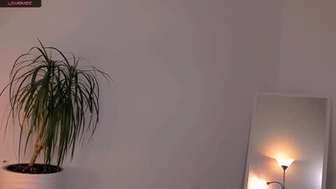 Snapshot of worldsbaby chatting on 10/19/25, 01:56 worldsbaby online show from 10/19/25, 01:56