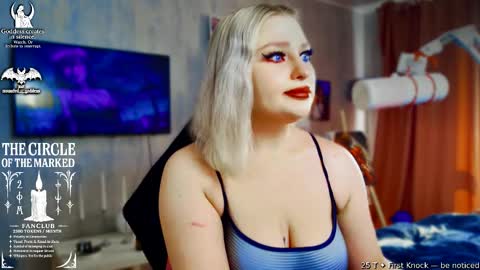 Snapshot of wounded_goddess chatting on 03/29/26, 01:44 Goddess Sophy online show from 03/29/26, 01:44