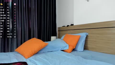 Hey Im Lina See you 12am - 6am GMT  3 online show from 02/08/25, 04:25