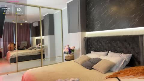 Maya online show from 04/17/26, 01:19