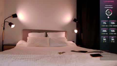 Liza online show from 12/17/25, 01:55