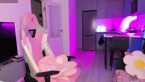 Emi online show from 11/02/25, 03:58