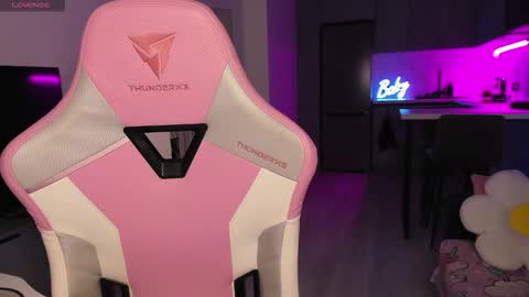 Emi online show from 11/03/25, 07:59