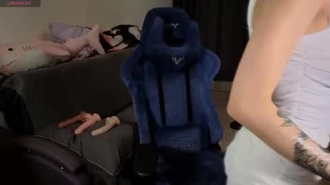 Neo and Abby online show from 12/21/25, 11:17