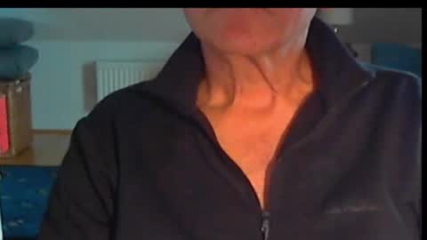 Snapshot of wuki123 chatting on 11/09/25, 01:20 Wuki online show from 11/09/25, 01:20