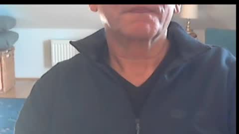 Snapshot of wuki123 chatting on 11/12/25, 11:10 Wuki online show from 11/12/25, 11:10