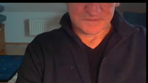 Snapshot of wuki123 chatting on 11/27/25, 01:35 Wuki online show from 11/27/25, 01:35