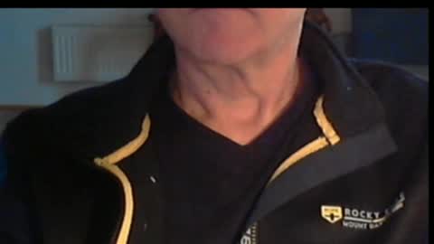 Snapshot of wuki123 chatting on 12/15/25, 02:10 Wuki online show from 12/15/25, 02:10