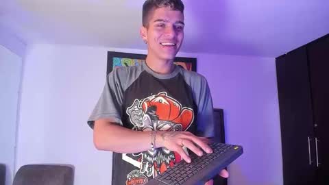 wyatt online show from 11/08/25, 12:27