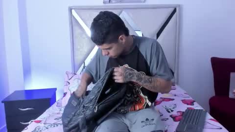 wyatt online show from 11/25/25, 12:05