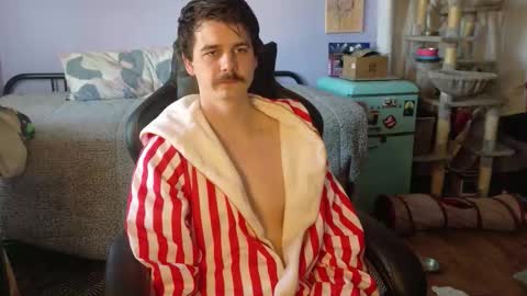 Wyatt online show from 11/23/25, 07:24