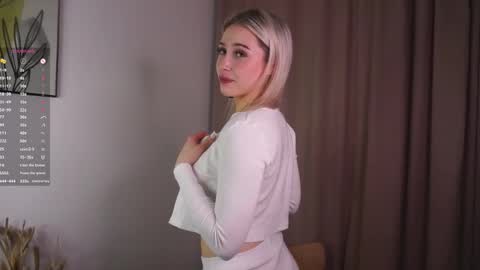 Lily online show from 02/23/26, 09:34