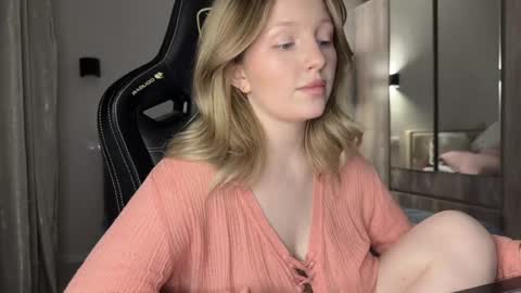 Snapshot of x__ivy_x chatting on 01/29/25, 03:58 eva online show from 01/29/25, 03:58