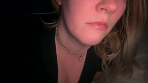 Snapshot of x_dreamgirl_x chatting on 01/25/25, 08:53 Mariah online show from 01/25/25, 08:53
