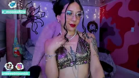 Snapshot of x_moonshine chatting on 12/26/24, 04:32     s  s      s   online show from 12/26/24, 04:32