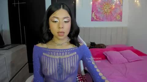 Snapshot of x_moonshine chatting on 10/11/25, 12:54     s  s      s   online show from 10/11/25, 12:54