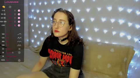 Snapshot of x_purr_agatha_x chatting on 01/08/25, 02:46 Agatha online show from 01/08/25, 02:46
