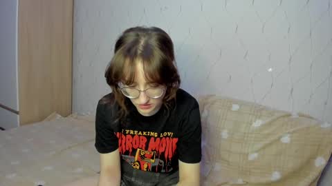 Snapshot of x_purr_agatha_x chatting on 01/15/25, 03:11 Agatha online show from 01/15/25, 03:11