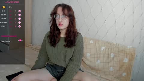 Snapshot of x_purr_agatha_x chatting on 02/24/25, 03:02 Agatha online show from 02/24/25, 03:02