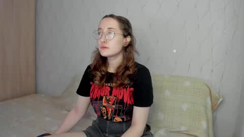 Snapshot of x_purr_agatha_x chatting on 09/10/25, 02:11 Agatha online show from 09/10/25, 02:11