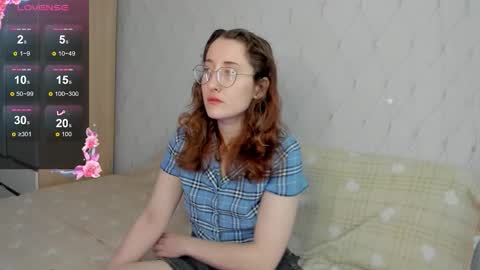 Snapshot of x_purr_agatha_x chatting on 09/12/25, 02:22 Agatha online show from 09/12/25, 02:22