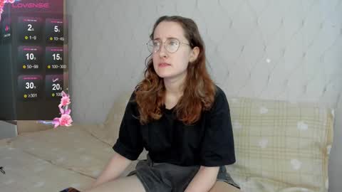 Snapshot of x_purr_agatha_x chatting on 09/15/25, 02:33 Agatha online show from 09/15/25, 02:33