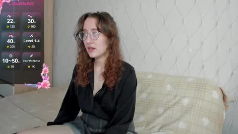 Snapshot of x_purr_agatha_x chatting on 09/24/25, 02:37 Agatha online show from 09/24/25, 02:37