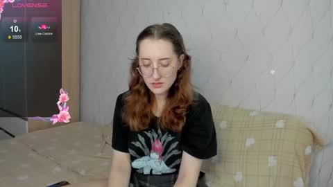 Snapshot of x_purr_agatha_x chatting on 10/05/25, 02:21 Agatha online show from 10/05/25, 02:21
