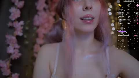 Snapshot of x_sexykitten666_x chatting on 07/11/26, 04:32 Lucy online show from 07/11/26, 04:32