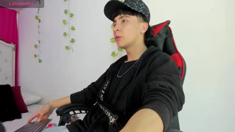 xaanderGrey online show from 12/13/25, 08:04